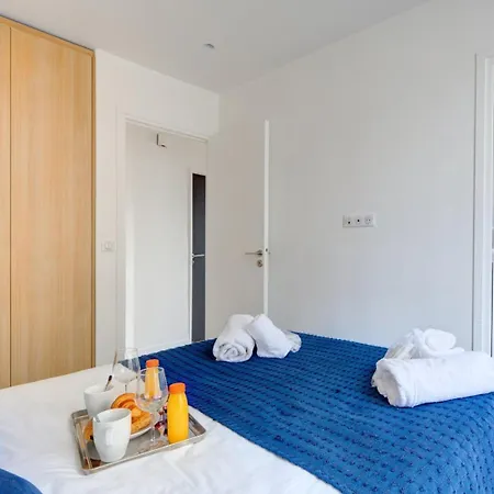 161 Raphael - Superbe A Paryż