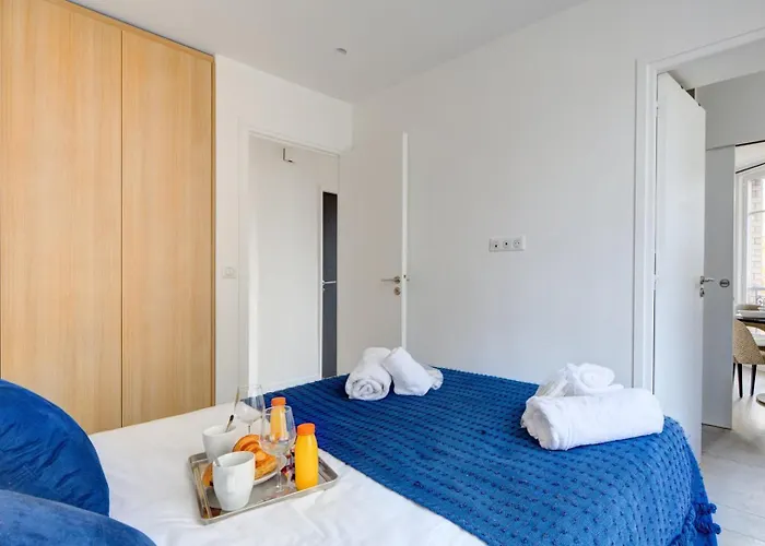 161 Raphael - Superbe A Paryż